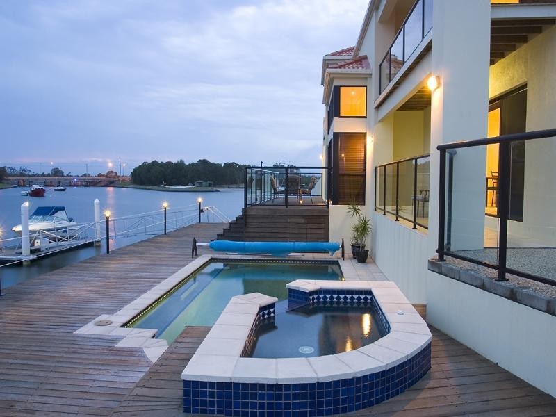 10 Mooloolah Island, Minyama QLD 4575