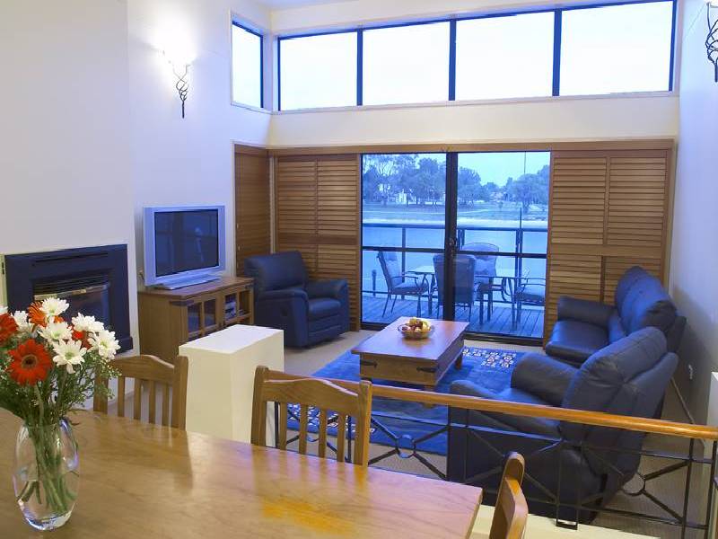 10 Mooloolah Island, Minyama QLD 4575