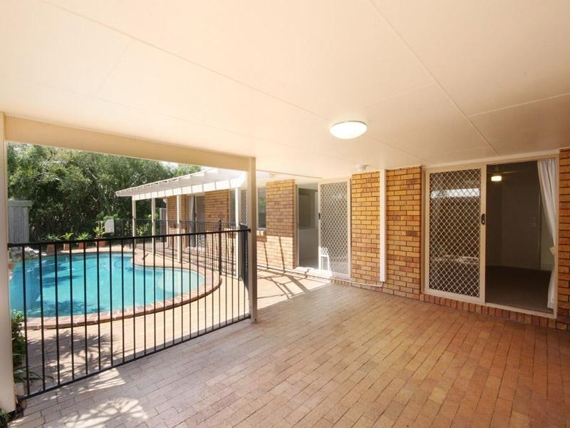 209 Oceanic Drive, Warana QLD 4575