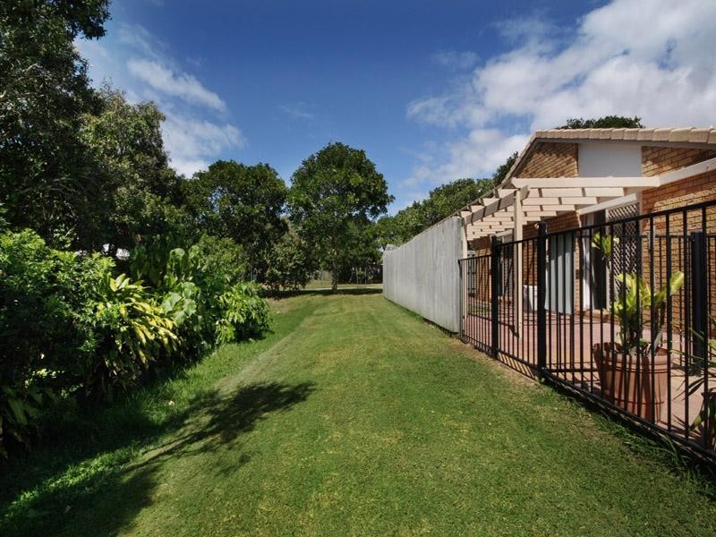209 Oceanic Drive, Warana QLD 4575