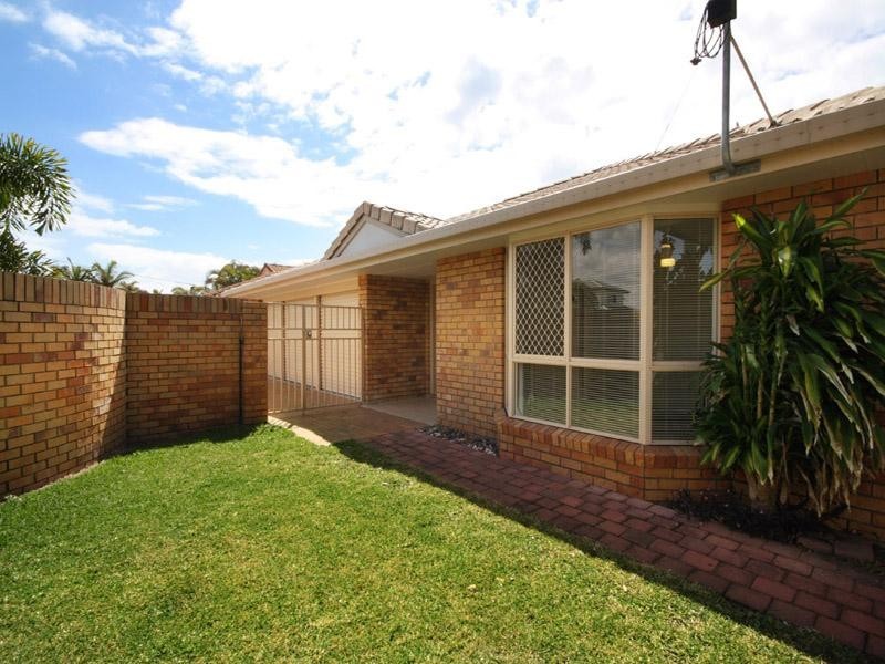 209 Oceanic Drive, Warana QLD 4575