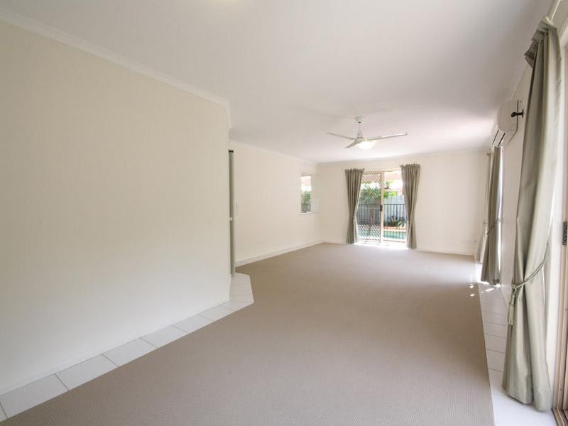 209 Oceanic Drive, Warana QLD 4575