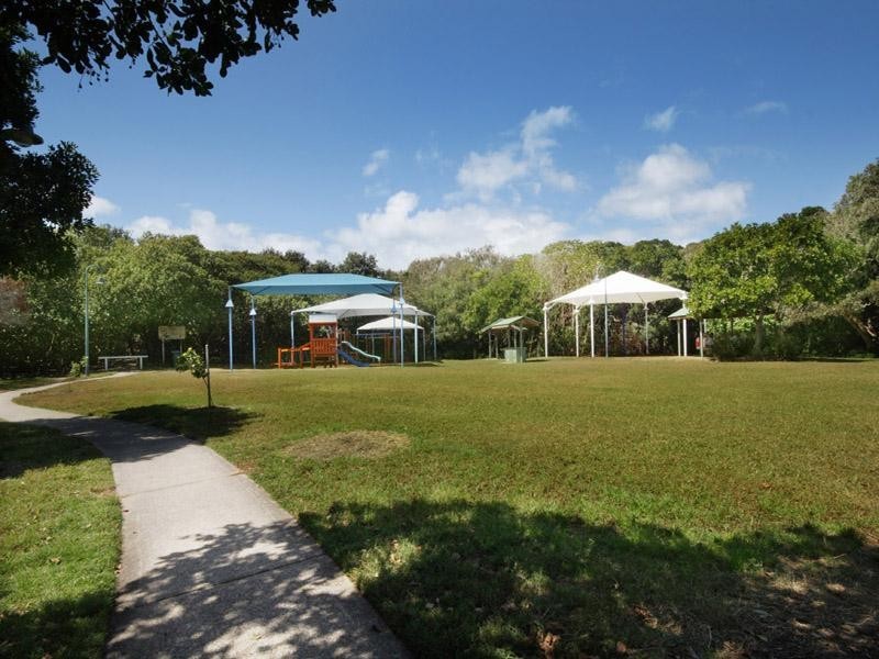 209 Oceanic Drive, Warana QLD 4575