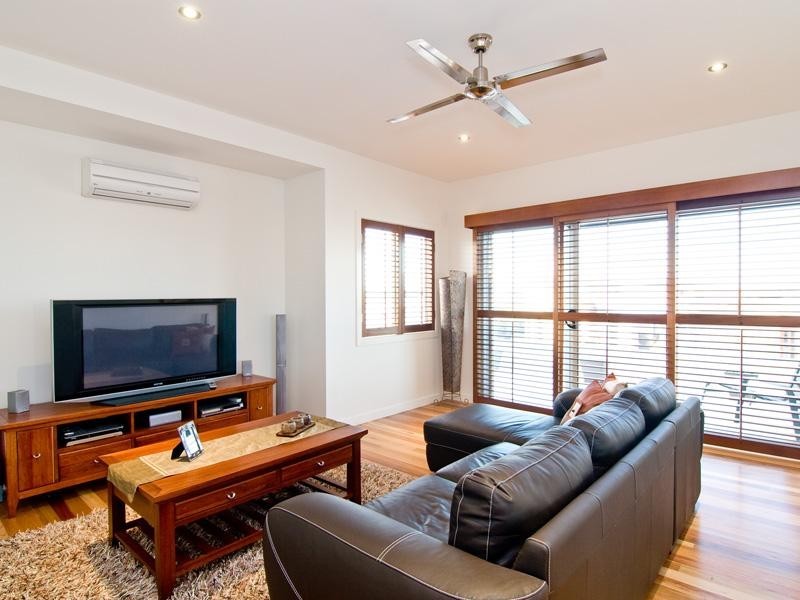 1 Plimsol Court, Wurtulla QLD 4575