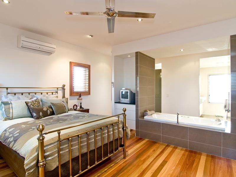 1 Plimsol Court, Wurtulla QLD 4575