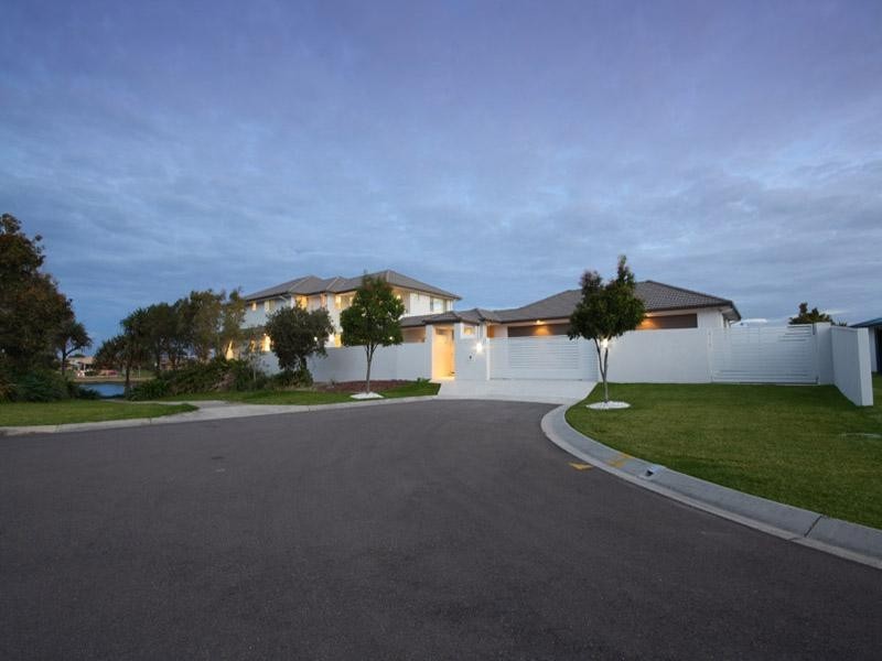 18 Seychelles Place, Parrearra QLD 4575