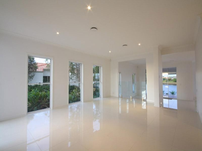 18 Seychelles Place, Parrearra QLD 4575