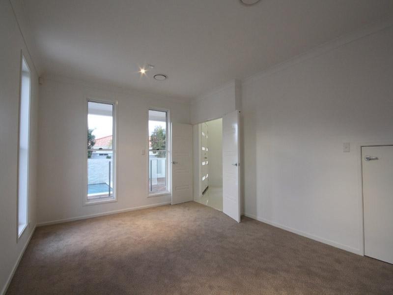 18 Seychelles Place, Parrearra QLD 4575