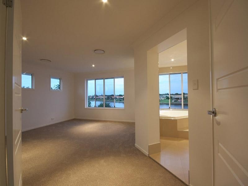 18 Seychelles Place, Parrearra QLD 4575