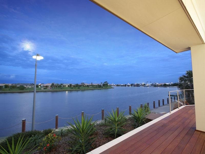 18 Seychelles Place, Parrearra QLD 4575