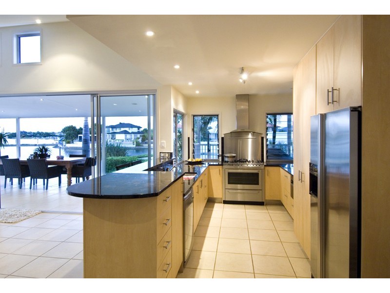 70 Sunbird Chase, Parrearra QLD 4575