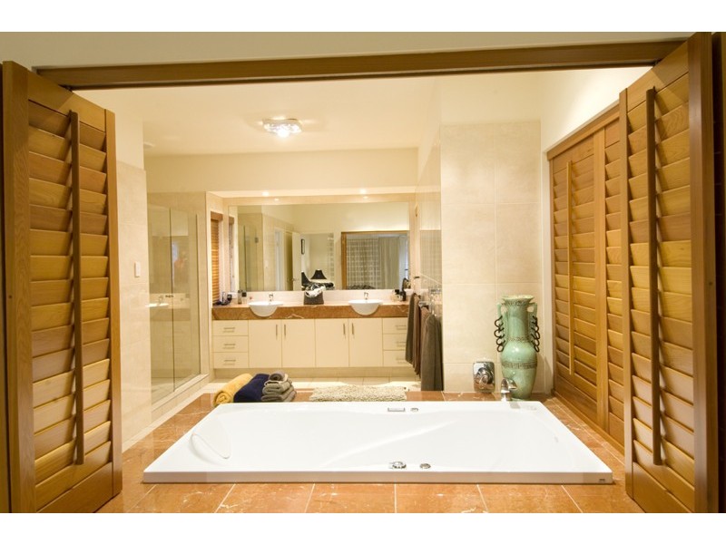 70 Sunbird Chase, Parrearra QLD 4575