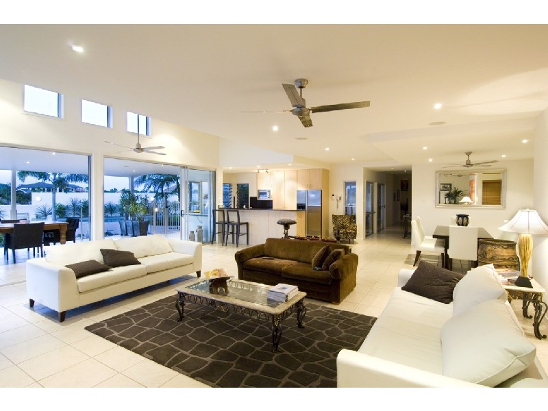 70 Sunbird Chase, Parrearra QLD 4575