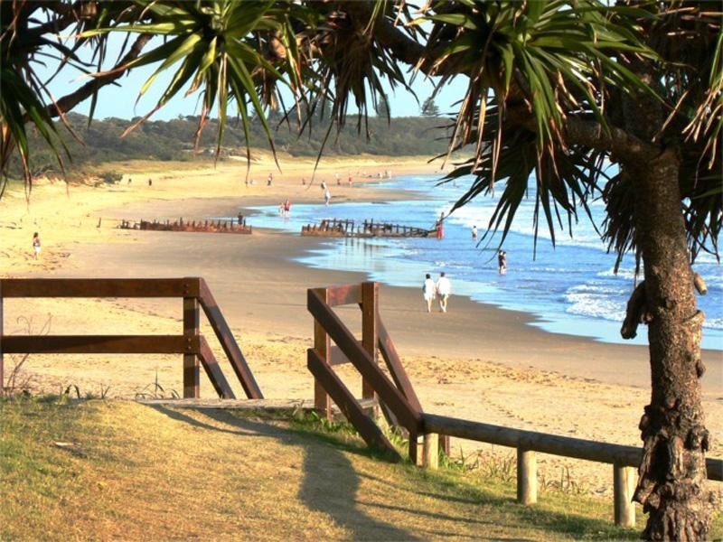 5 Sutherland Street, Dicky Beach QLD 4551