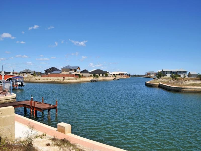 19  Waterlily Place, Mandurah WA 6210