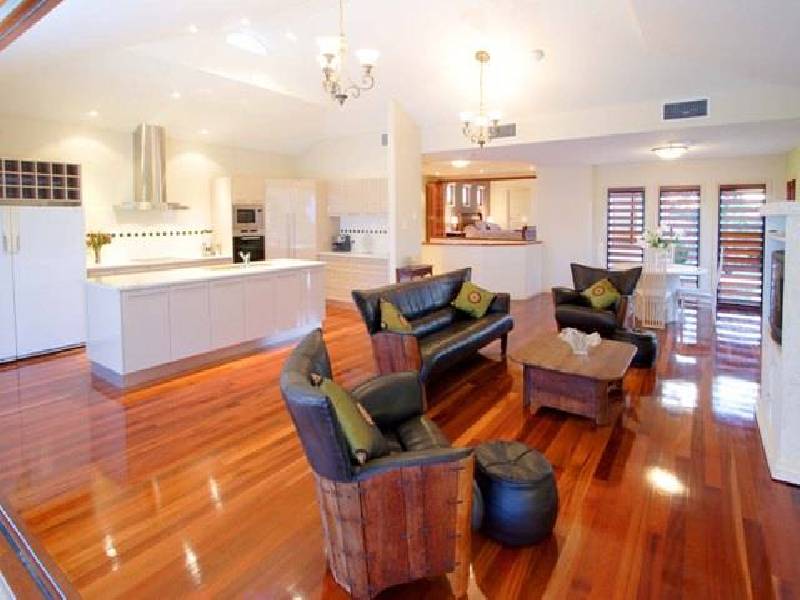 34 McDonald St, Lota QLD 4179