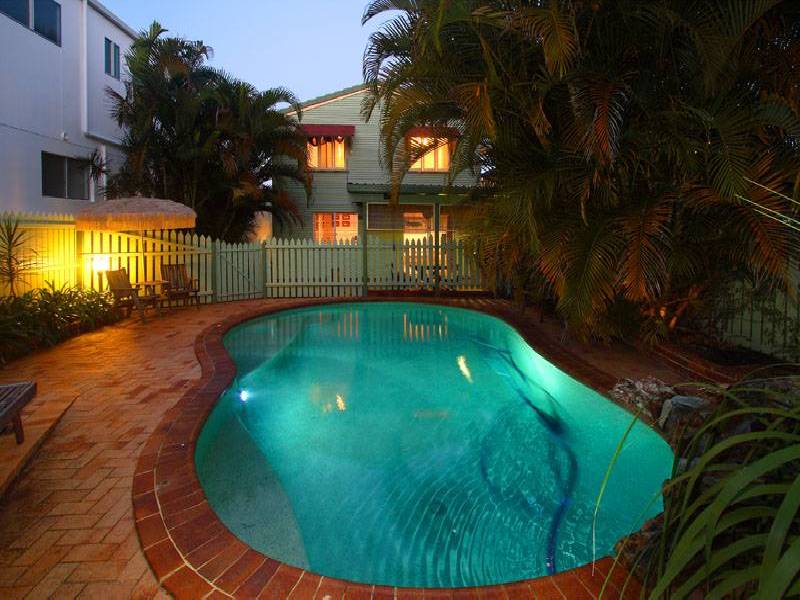 765 Esplanade, Lota QLD 4179