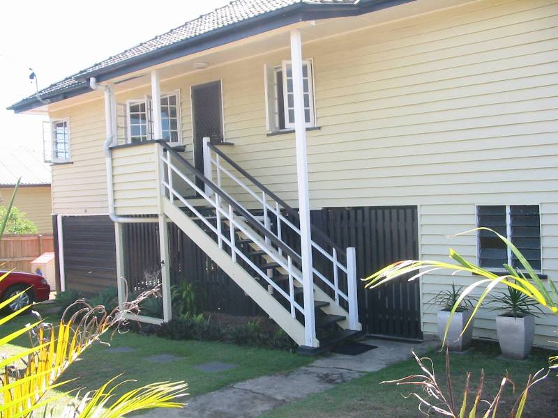 17 Parkview Ave, Wynnum QLD 4178