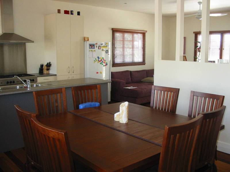 17 Parkview Ave, Wynnum QLD 4178