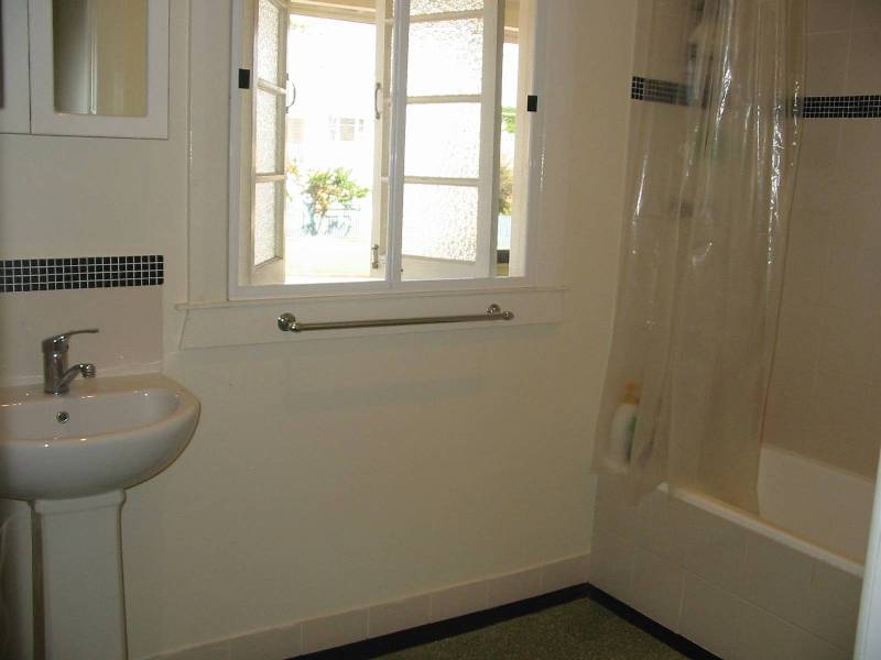 17 Parkview Ave, Wynnum QLD 4178