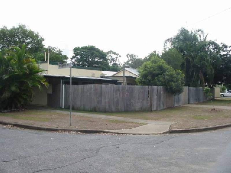 3 Richard St / 9 Railway Pde, Lota QLD 4179