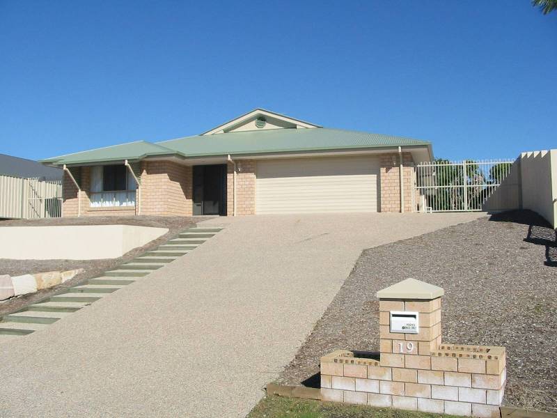 19 Izzies Pl, Wakerley QLD 4154