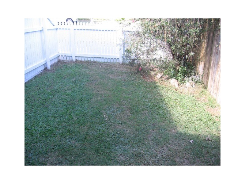 1/72 McFadden St, Wynnum QLD 4178