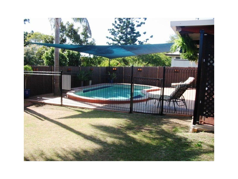 9 Marty St, Wynnum West QLD 4178