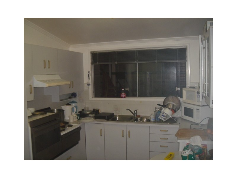21 Arnold St, Manly QLD 4179