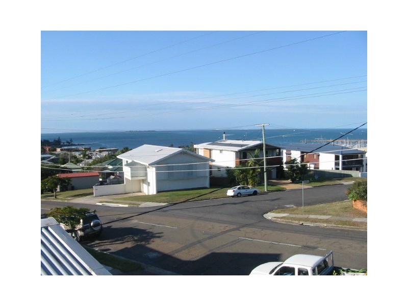 21 Arnold St, Manly QLD 4179