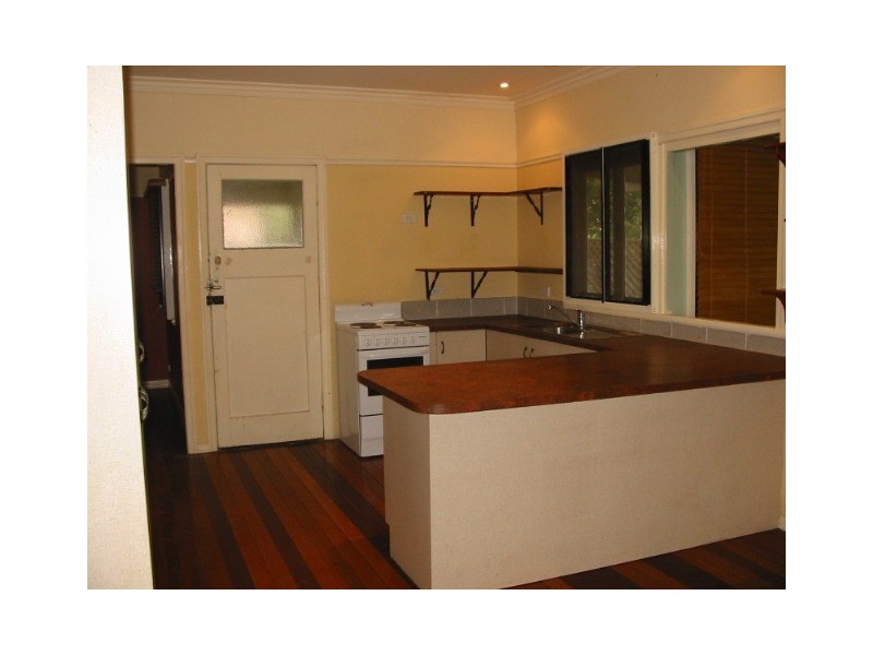 531 Tingal Rd, Wynnum QLD 4178