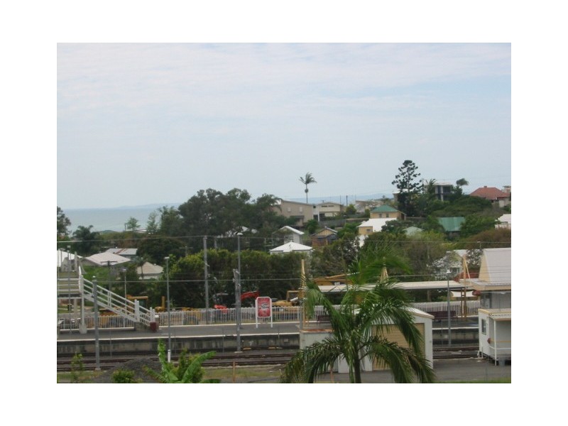 25 Gordon Pde, Manly QLD 4179
