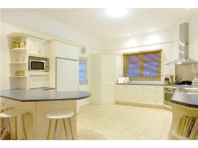 27 Carlton Terrace, Wynnum QLD 4178