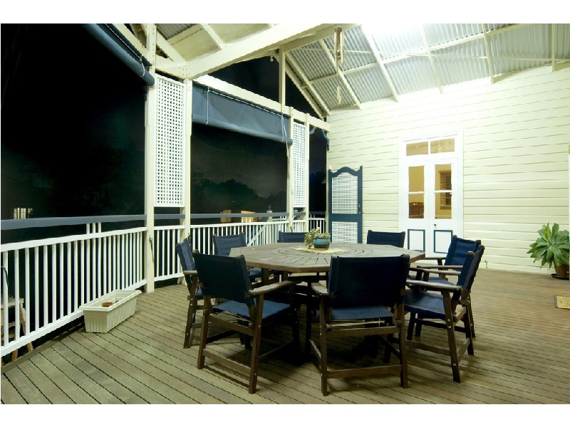 27 Carlton Terrace, Wynnum QLD 4178