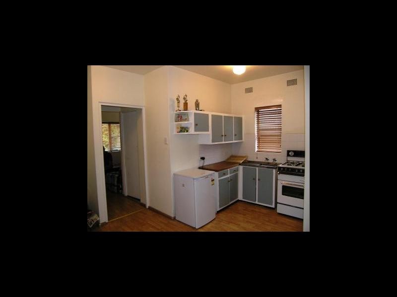 1a Robert, Ashfield NSW 2131