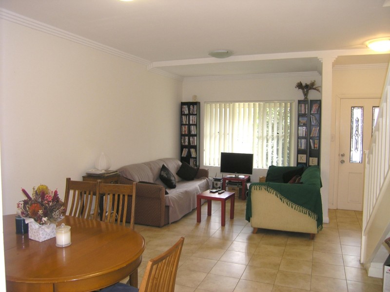 2/15 Ormond St Cnr Pembroke, Ashfield NSW 2131