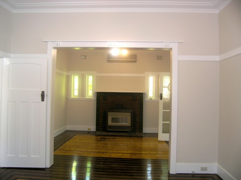 4 OAKLANDS AVE, Summer Hill NSW 2130