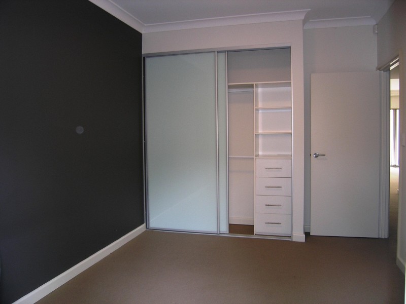 18 BRUNSWICK PDE, Ashfield NSW 2131