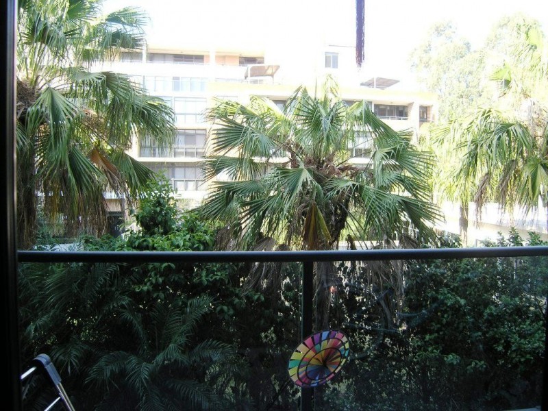 1 BROWN, Ashfield NSW 2131