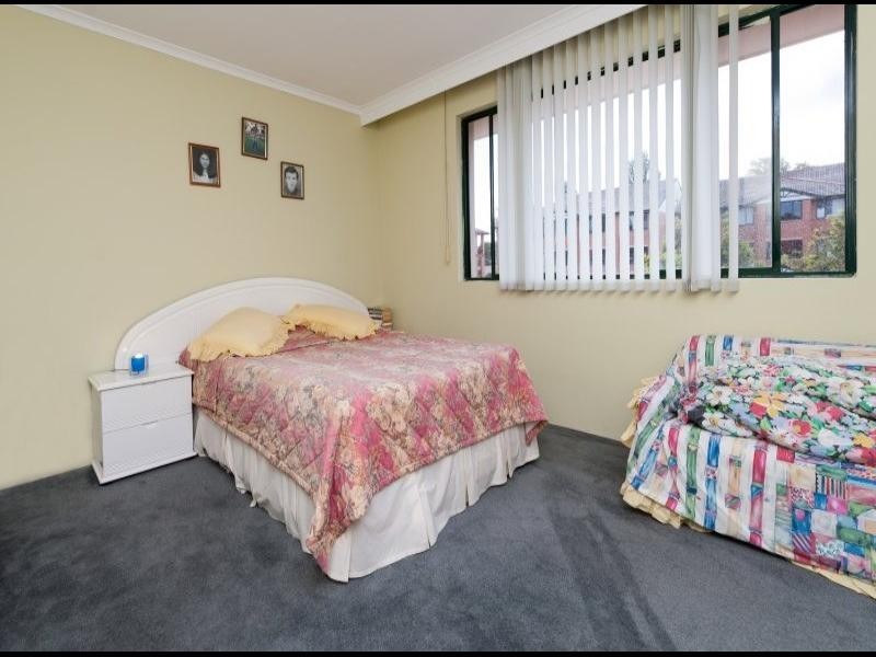 1/18-20 Knocklayde Street, Ashfield NSW 2131