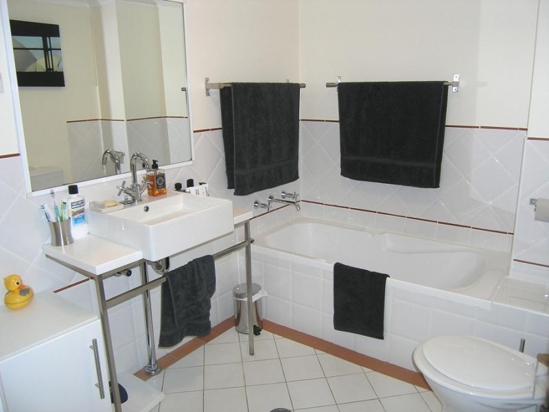 10 BROUGHTON STREET, Canterbury NSW 2193