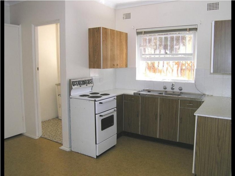 8a WAIROA, Campsie NSW 2194