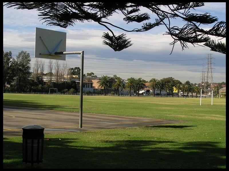 8a WAIROA, Campsie NSW 2194