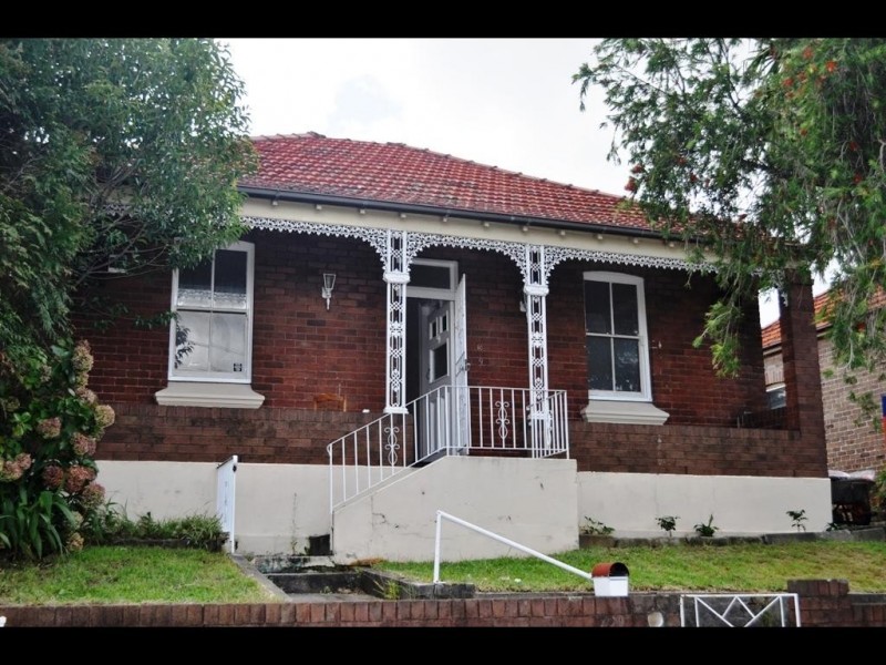 9 TINCOMBE ST, Canterbury NSW 2193