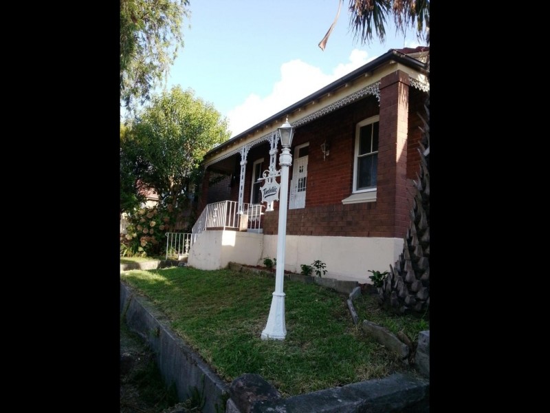 9 TINCOMBE ST, Canterbury NSW 2193