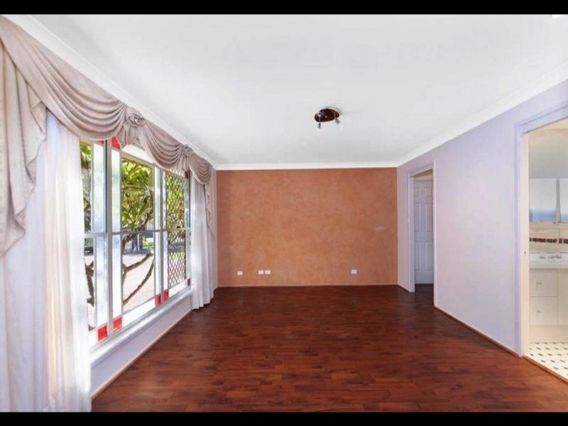 17 DAINTREE DRIVE, Wattle Grove NSW 2173