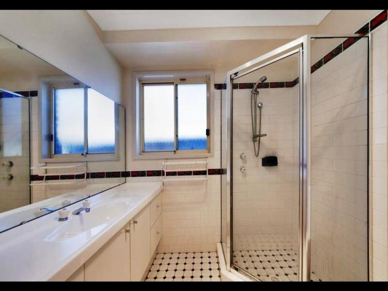 17 DAINTREE DRIVE, Wattle Grove NSW 2173