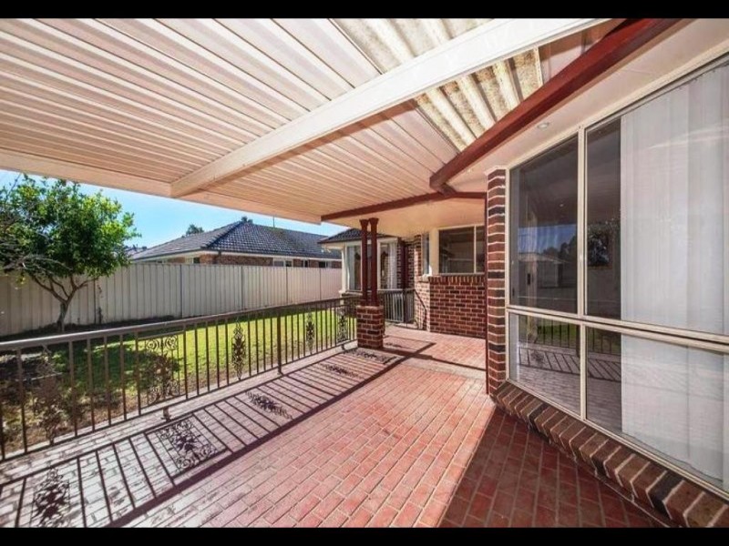 17 DAINTREE DRIVE, Wattle Grove NSW 2173