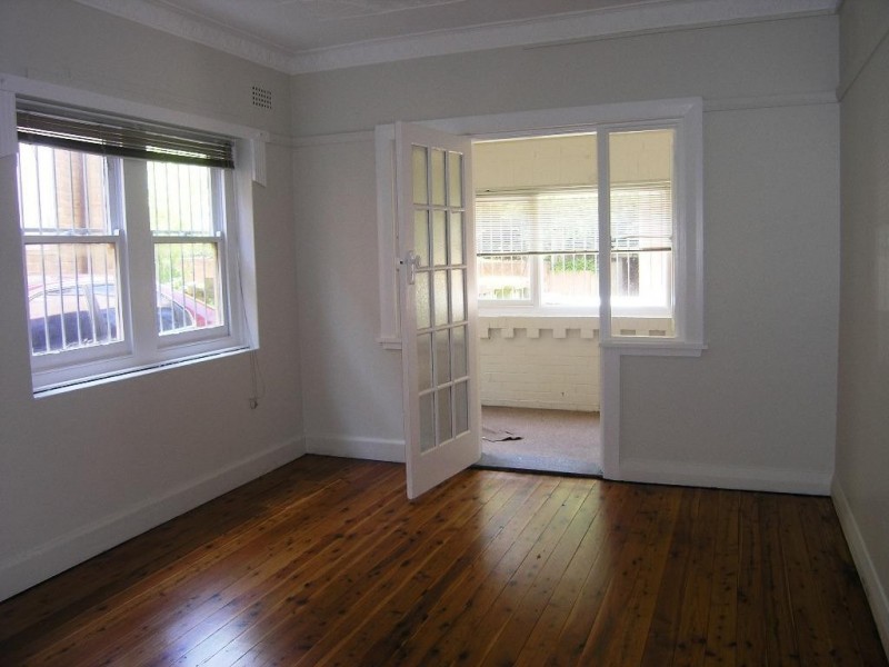 4 Grainger Avenue, Ashfield NSW 2131