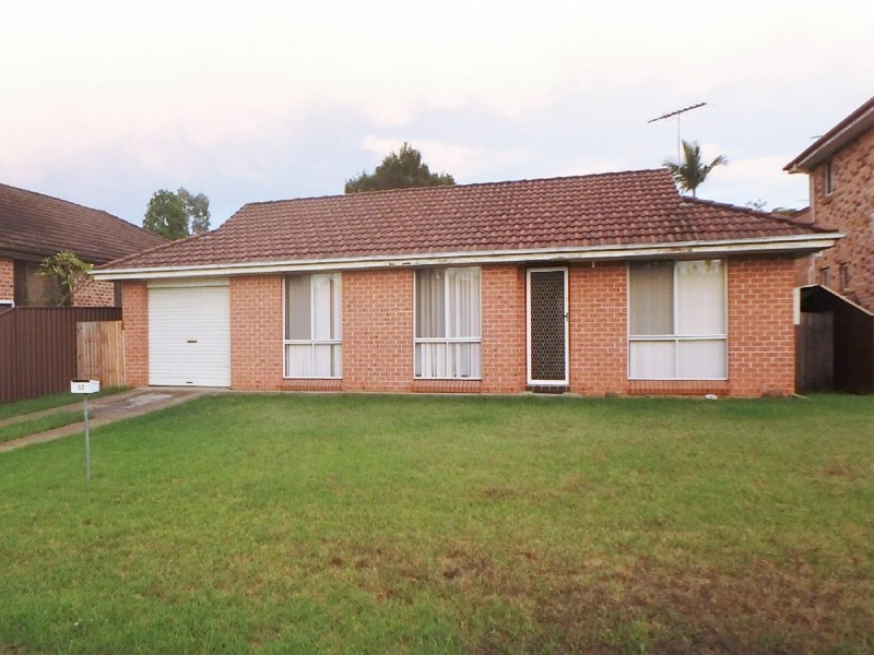52 Adrian Street, Macquarie Fields NSW 2564